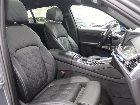 Used 2024 BMW X6 M60i AWD/4WD image 34