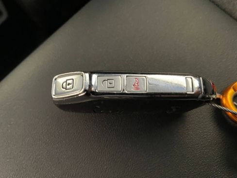 Used 2025 Kia Seltos S image 22