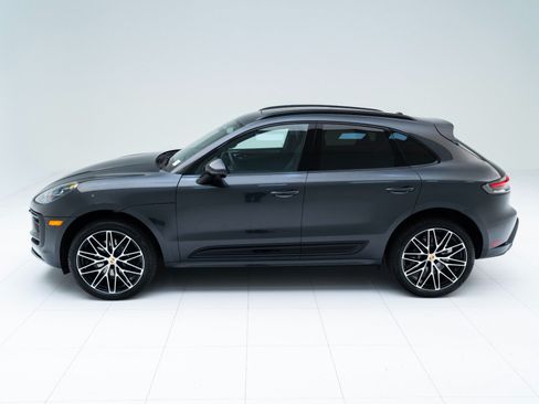 Used 2026 Porsche Macan AWD/4WD image 2