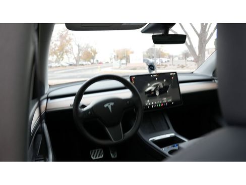 Used 2023 Tesla Model Y Long Range image 25