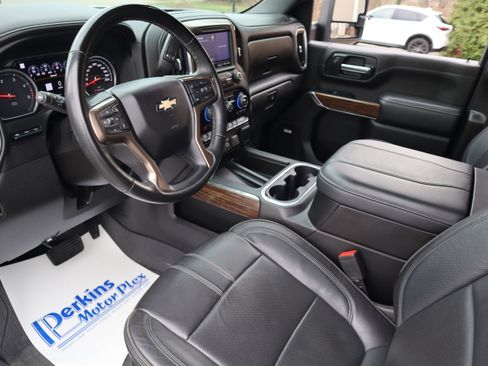 Used 2023 Chevrolet Silverado 2500 High Country w/ Technology Package image 35