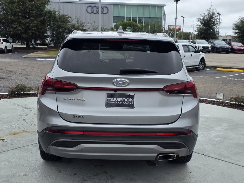 Used 2021 Hyundai Santa Fe SE FWD image 3