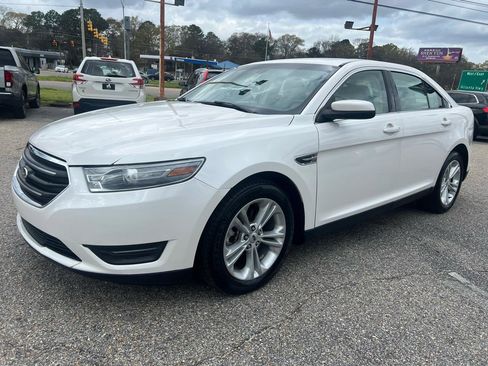 Used 2018 Ford Taurus SEL w/ Equipment Group 201A image 14
