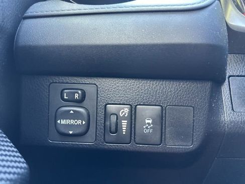 Used 2015 Toyota RAV4 LE FWD image 43