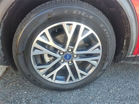 Used 2020 Ford Escape SEL image 4