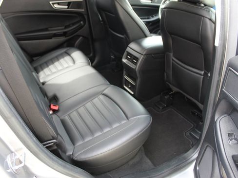 Used 2021 Ford Edge SEL image 13