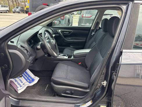 Used 2017 Nissan Altima 2.5 S w/ Power Driver Seat Package FWD image 16