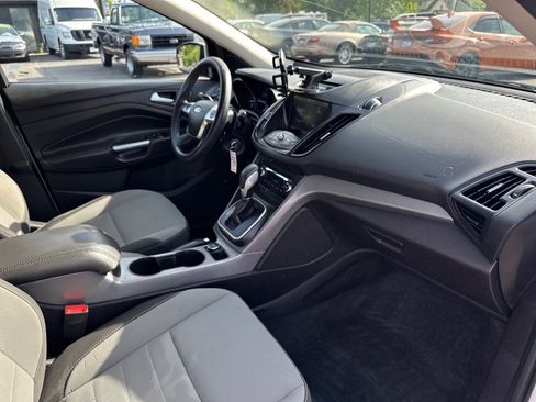 Used 2014 Ford Escape SE w/ Equipment Group 201A AWD/4WD image 19