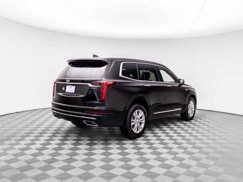 New 2025 Cadillac XT6 Luxury image 8