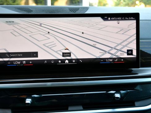 Used 2025 BMW X5 xDrive50e image 16