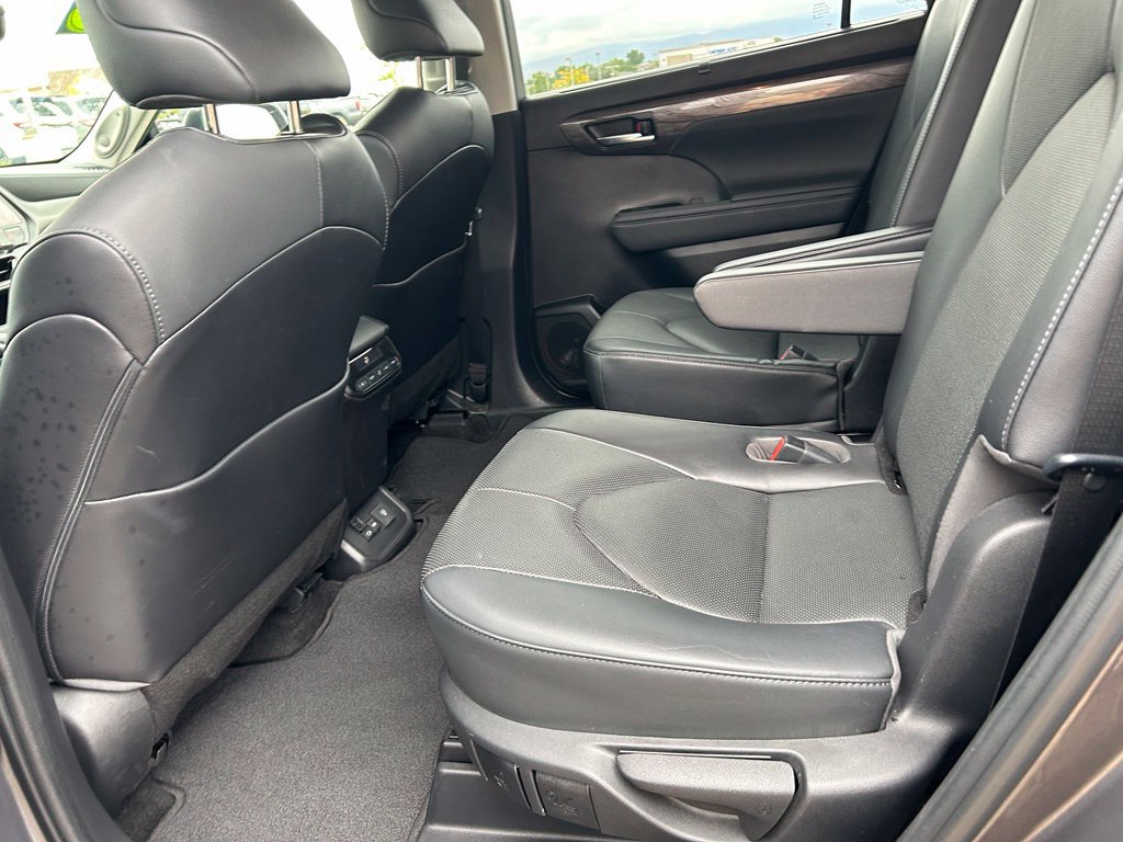 Used 2023 Toyota Highlander Limited AWD/4WD image 26