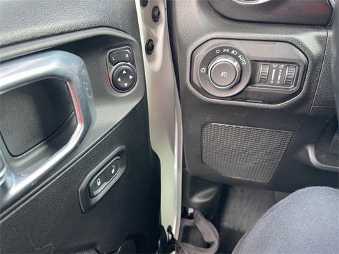Used 2021 Jeep Wrangler Unlimited Sport image 26