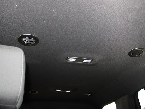 Used 2023 Chevrolet Traverse LT AWD/4WD image 46