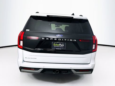 Used 2025 Ford Expedition Platinum AWD/4WD image 7