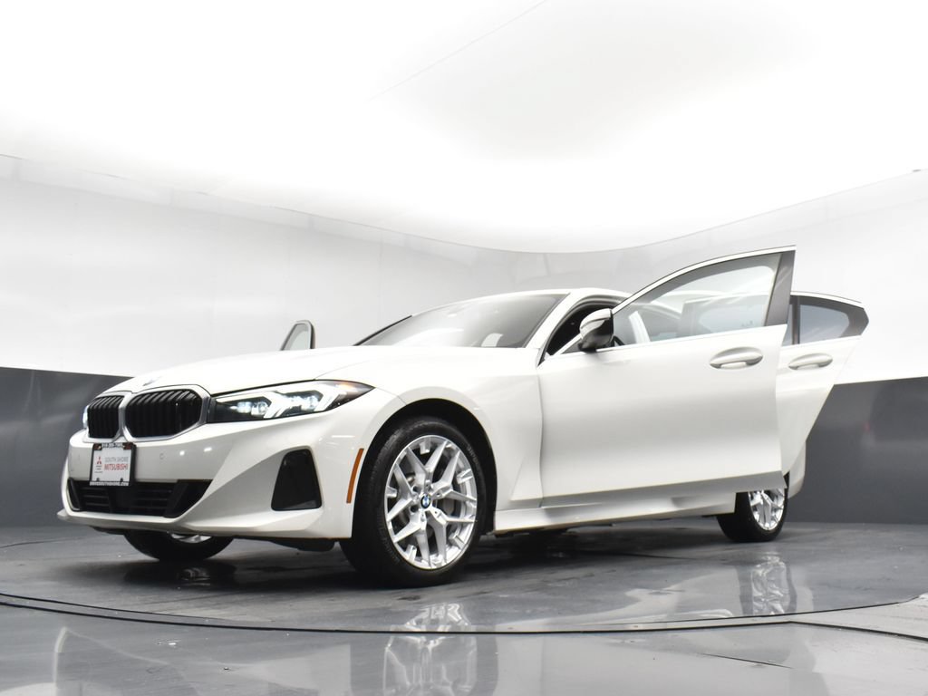 Used 2025 BMW 330i xDrive Sedan AWD/4WD image 33