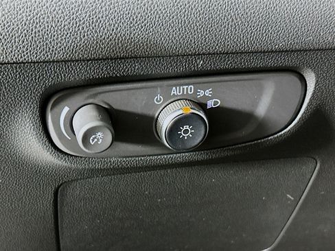 Used 2025 Buick Encore GX Preferred image 17