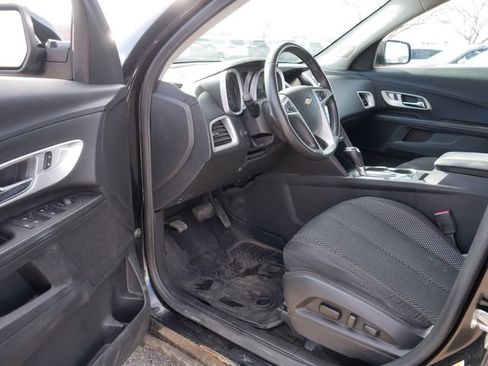 Used 2017 Chevrolet Equinox LT w/ Convenience Package image 12