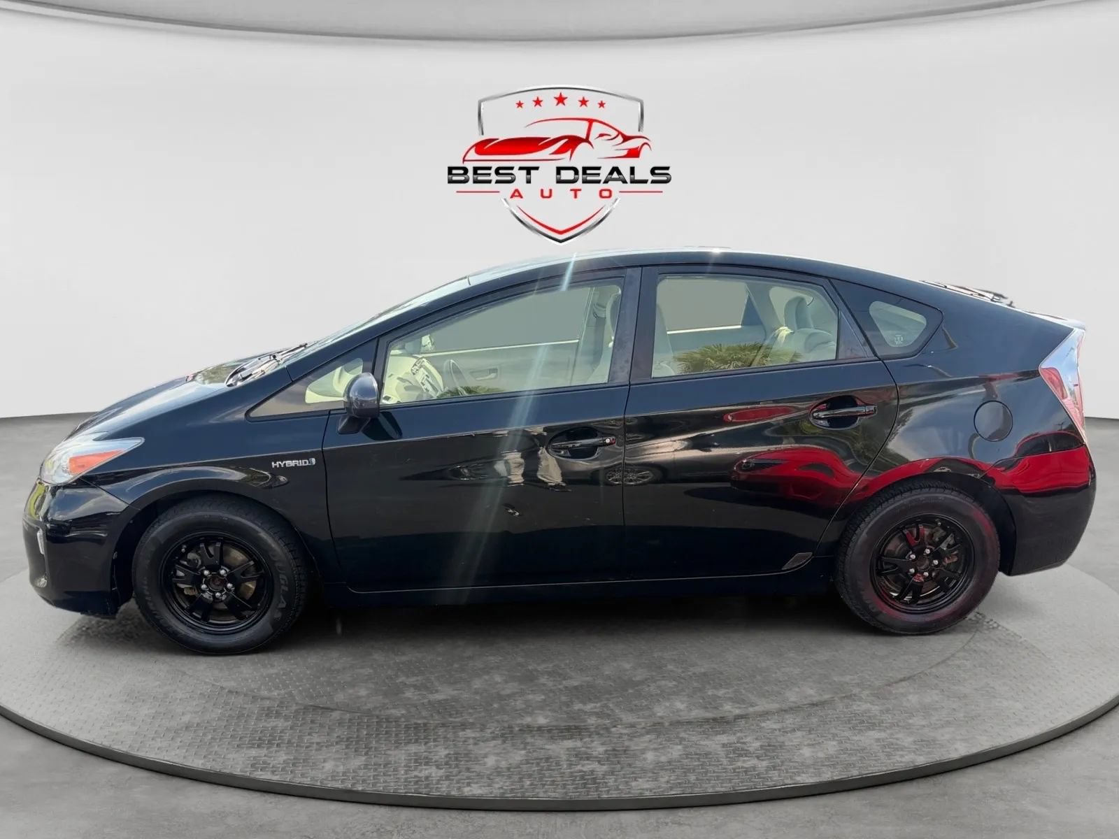 Used 2012 Toyota Prius Two FWD image 2