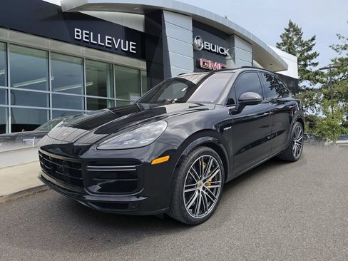Used 2021 Porsche Cayenne Turbo S AWD/4WD image 3