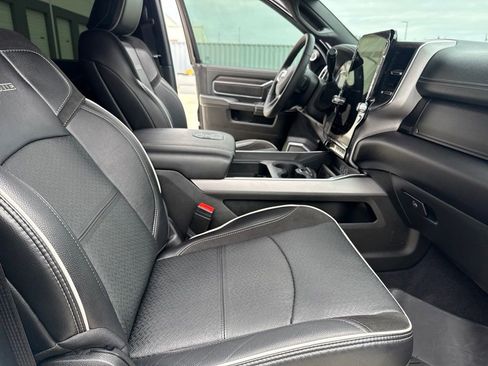 Used 2025 RAM 3500 Laramie AWD/4WD image 18