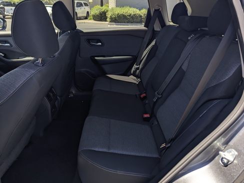 Used 2023 Nissan Rogue SV FWD image 8