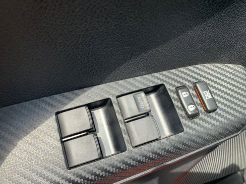 Used 2015 Toyota RAV4 LE AWD/4WD image 20
