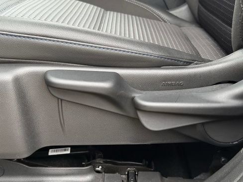 Certified 2025 Chevrolet Trax LT image 29