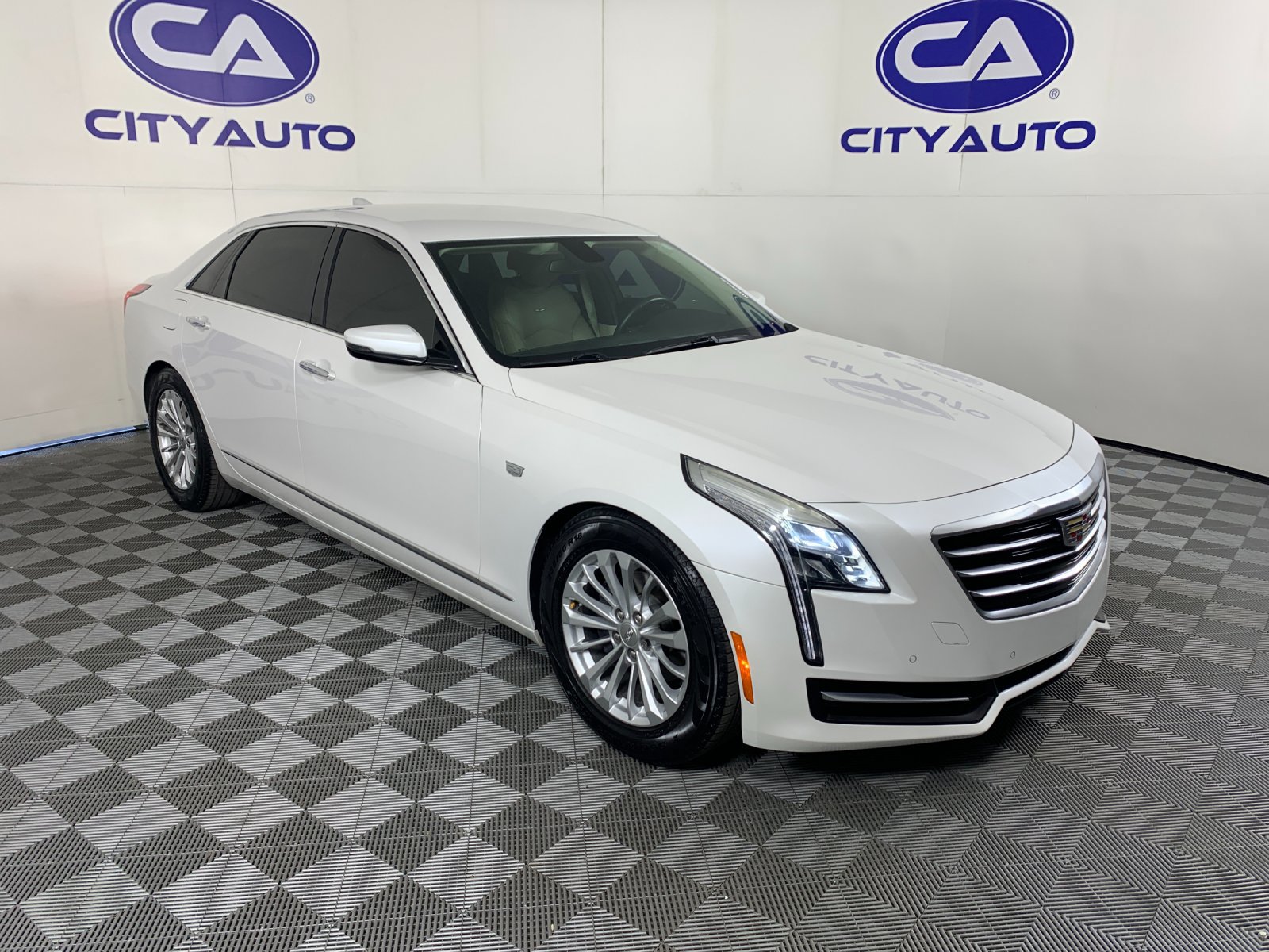 Used 2018 Cadillac CT6 2.0T RWD image 1