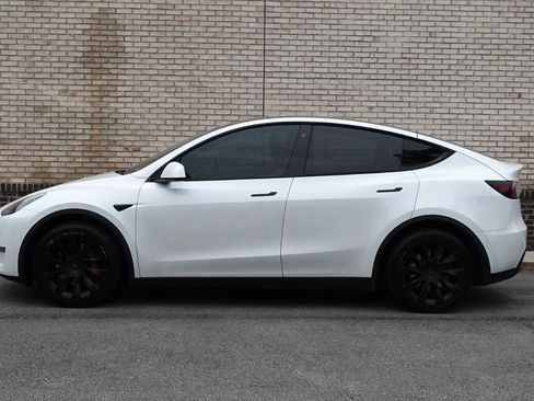 Used 2020 Tesla Model Y Long Range image 8