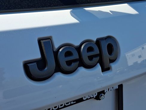 Certified 2020 Jeep Grand Cherokee Limited X AWD/4WD image 30
