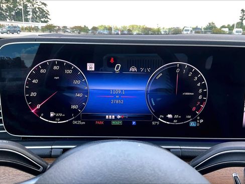 Used 2025 Mercedes-Benz GLE 450e 4MATIC image 26