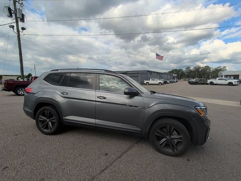 Used 2021 Volkswagen Atlas SE w/ Panoramic Sunroof Package FWD image 4