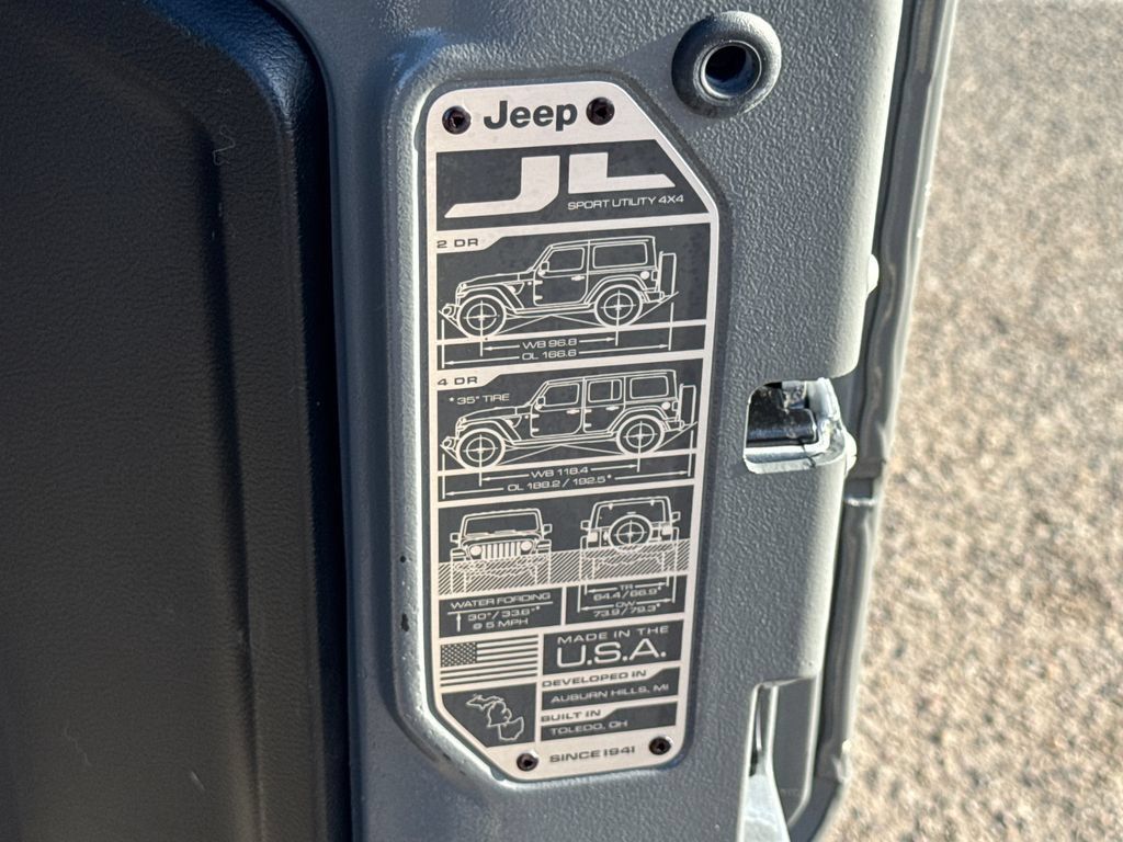 Certified 2023 Jeep Wrangler Unlimited w/ Sun & Screen Package AWD/4WD image 14