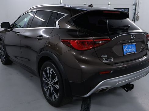 Used 2018 INFINITI QX30 Premium w/ Navigation Package image 5