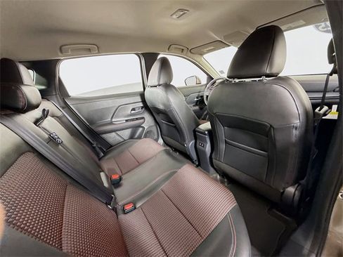 Certified 2025 Nissan Kicks SR image 27