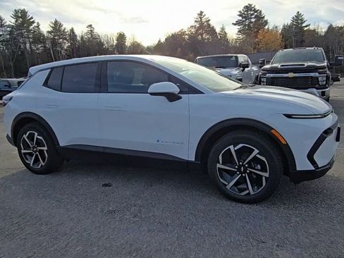 New 2026 Chevrolet Equinox EV LT w/ LPO, All-Weather Mat Package image 38