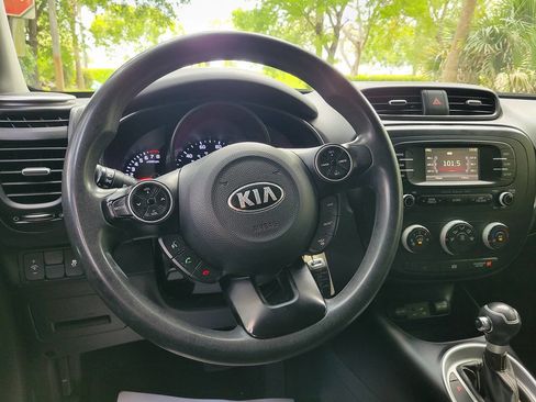 Used 2016 Kia Soul + FWD image 23