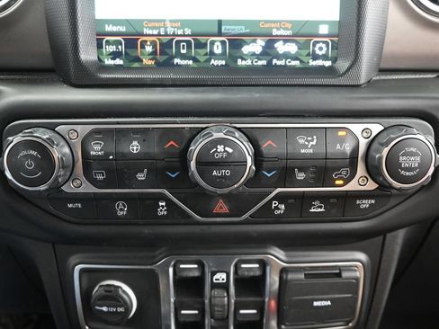 Used 2021 Jeep Wrangler Unlimited Rubicon AWD/4WD image 22