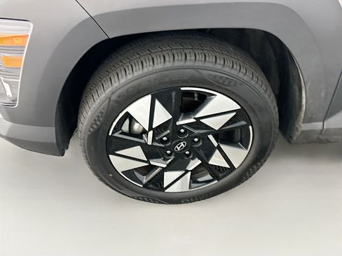 Used 2025 Hyundai Kona SEL image 11