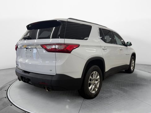 Used 2020 Chevrolet Traverse LT w/ Driver Confidence II Package image 4