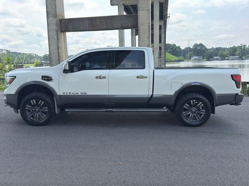 Used 2021 Nissan Titan Platinum Reserve w/ Moonroof Package AWD/4WD image 6