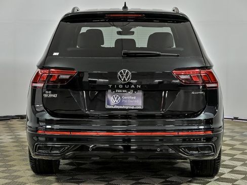 Certified 2024 Volkswagen Tiguan SE R-Line image 6