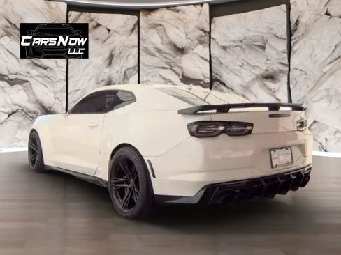 Used 2019 Chevrolet Camaro ZL1 RWD image 8