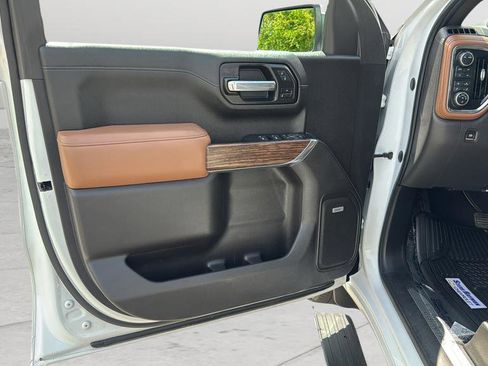 Used 2020 Chevrolet Silverado 1500 High Country w/ Technology Package image 10