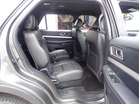 Used 2017 Ford Explorer XLT w/ Equipment Group 202A image 25