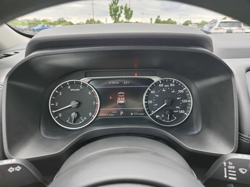 Used 2024 Nissan Rogue SV AWD/4WD image 31