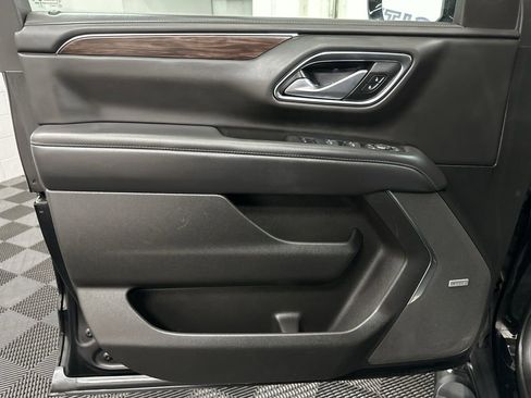 Used 2022 Chevrolet Tahoe Z71 w/ Luxury Package image 16
