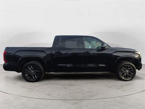 Used 2022 Toyota Tundra Platinum image 6