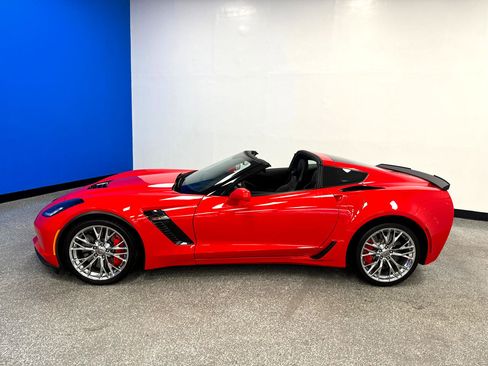 Used 2016 Chevrolet Corvette Z06 w/ 3LZ Preferred Equipment Group image 4