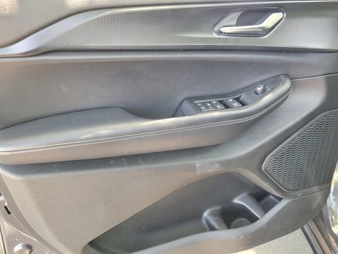 Used 2023 Jeep Grand Cherokee Laredo w/ Luxury Tech Group I AWD/4WD image 15